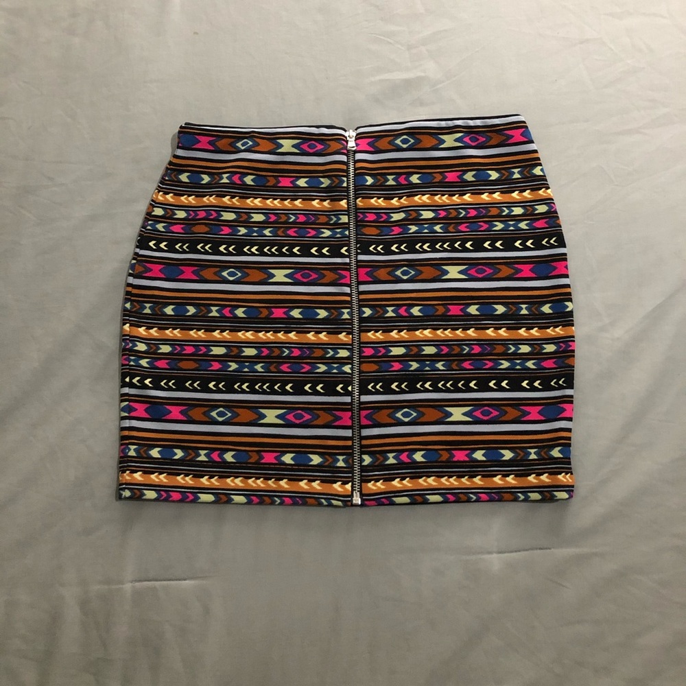 Forever21 mini pencil skirt w/ front zipper detail
